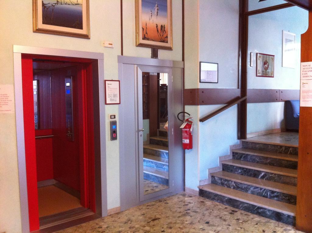 Britannia Hotel 2*